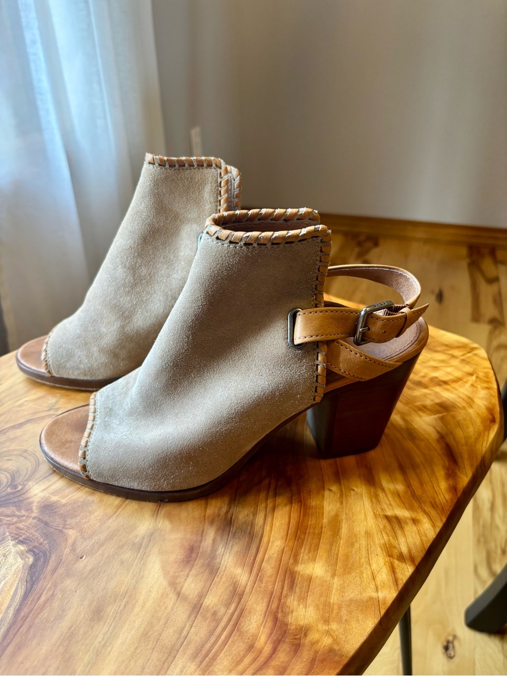 Frye Dani Shield Mules Beige size 11